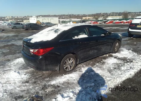 2018 Hyundai Santa Fe Sport 2.4L from USA, damaged, VIN 5XYZUDLB4JG549342